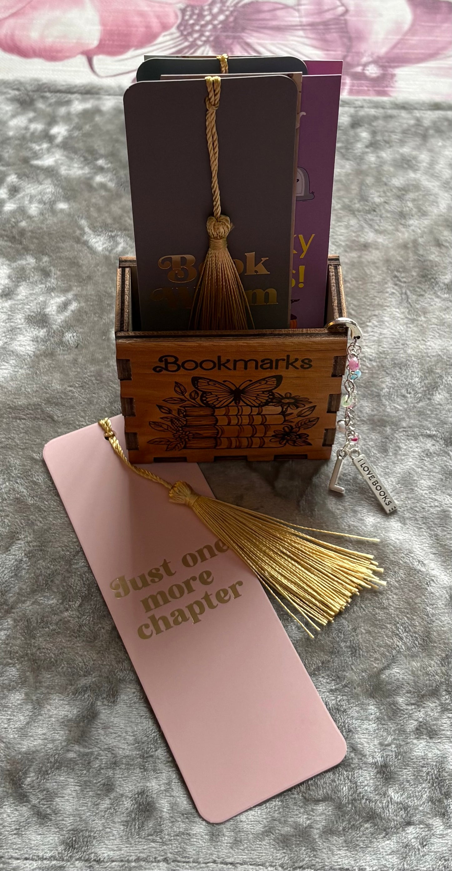 Wooden Bookmark Holder