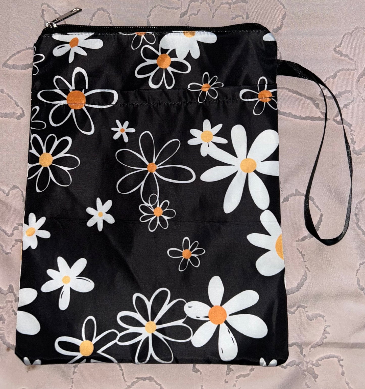 Daisy Flowers Book Pouch
