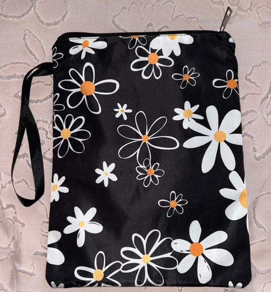 Daisy Flowers Book Pouch